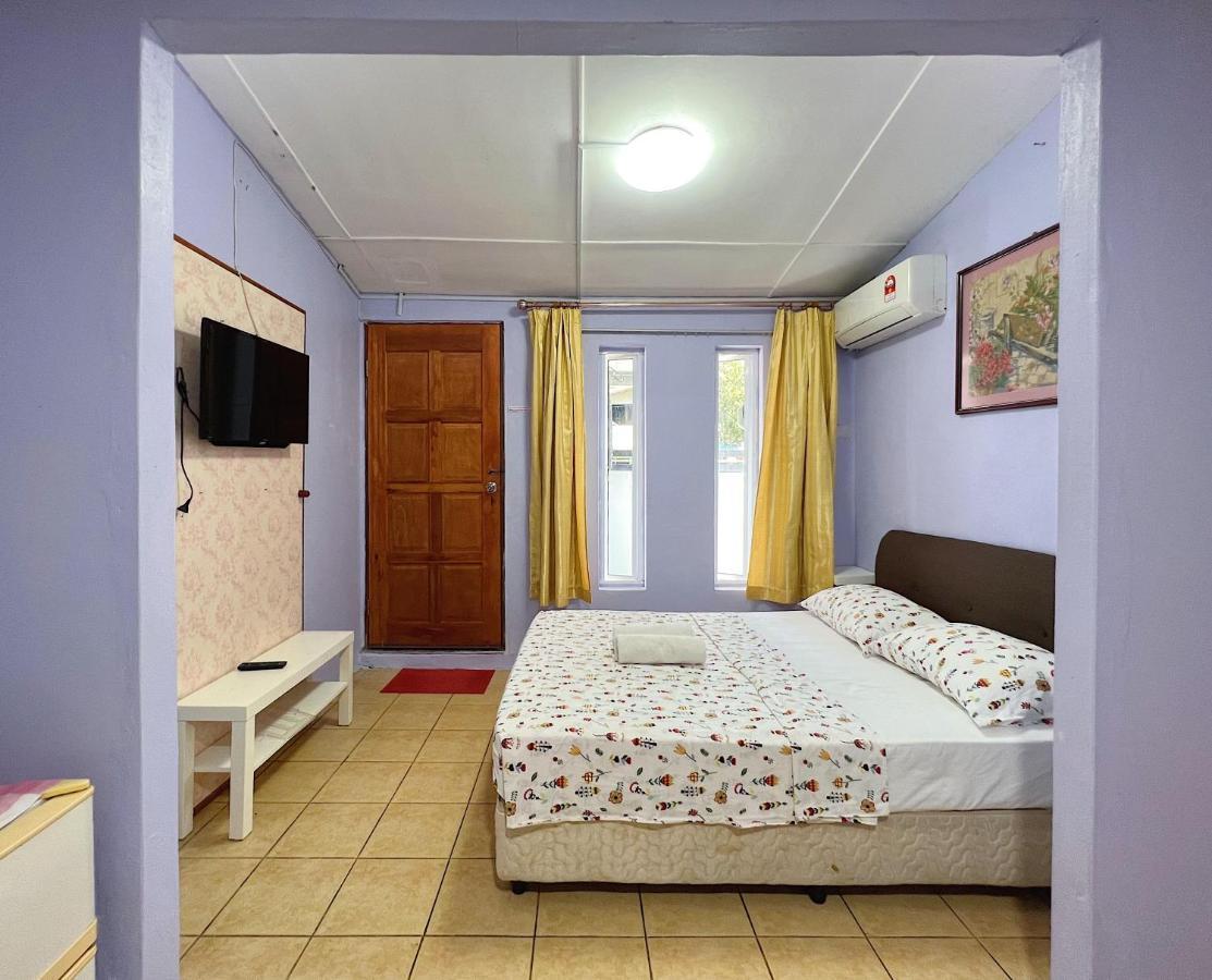 Merdeka Guest House 2 กูชิง ภายนอก รูปภาพ