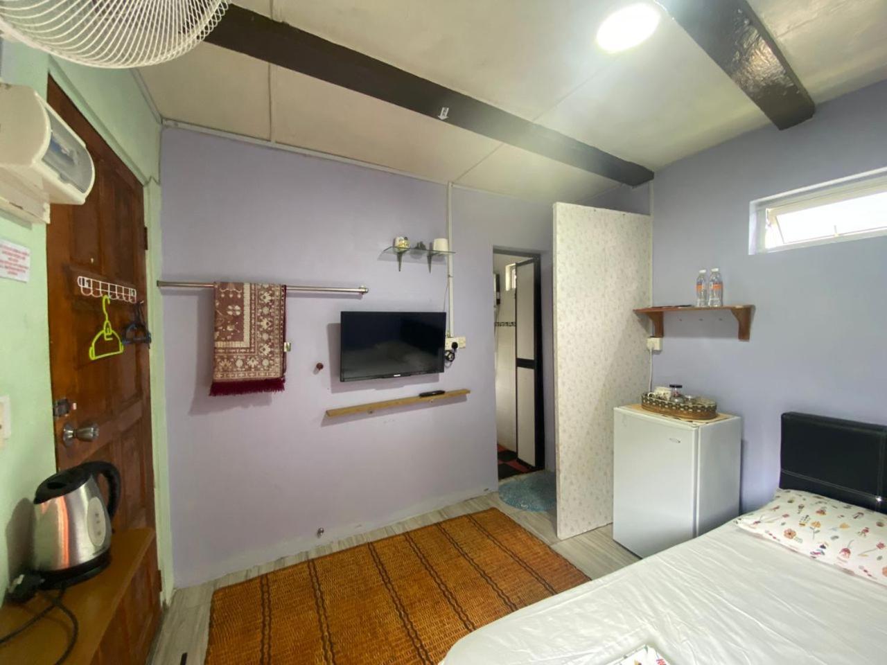 Merdeka Guest House 2 กูชิง ภายนอก รูปภาพ