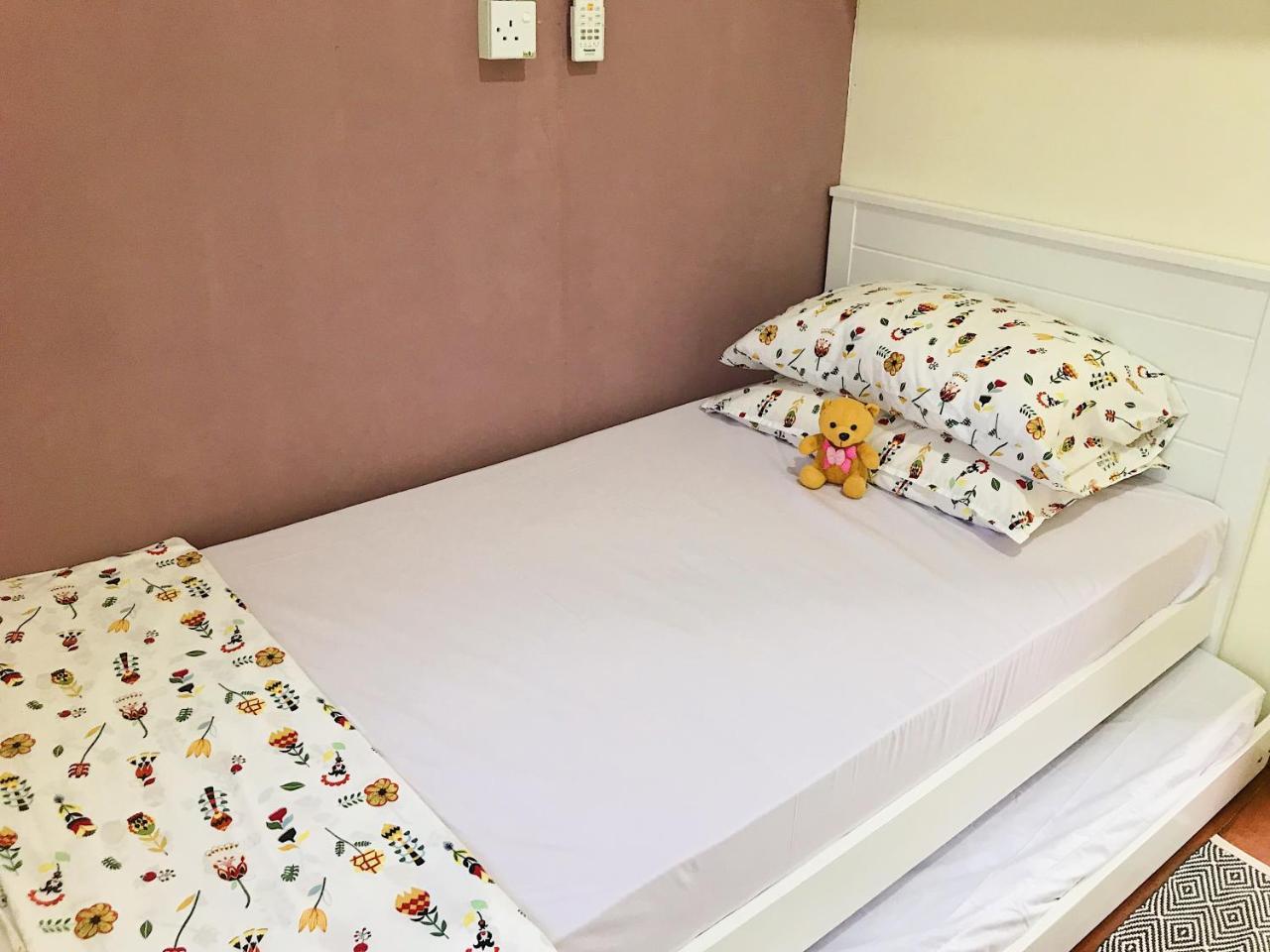 Merdeka Guest House 2 กูชิง ภายนอก รูปภาพ