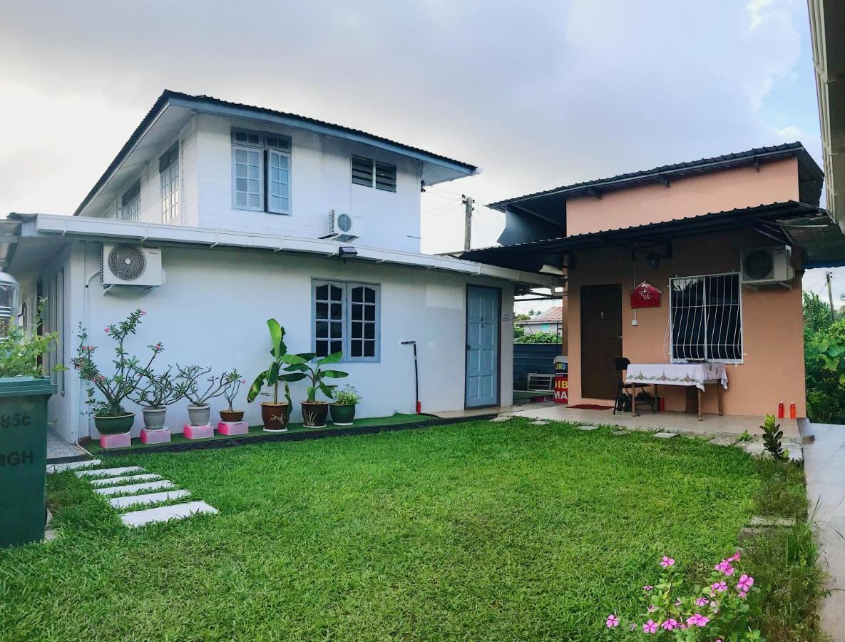Merdeka Guest House 2 กูชิง ภายนอก รูปภาพ